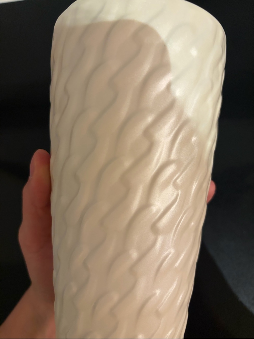 Starbucks White Ceramic Coffee Mug Grande Embossed Etched Logo 16oz !! ๐ค - Picture 4 of 6